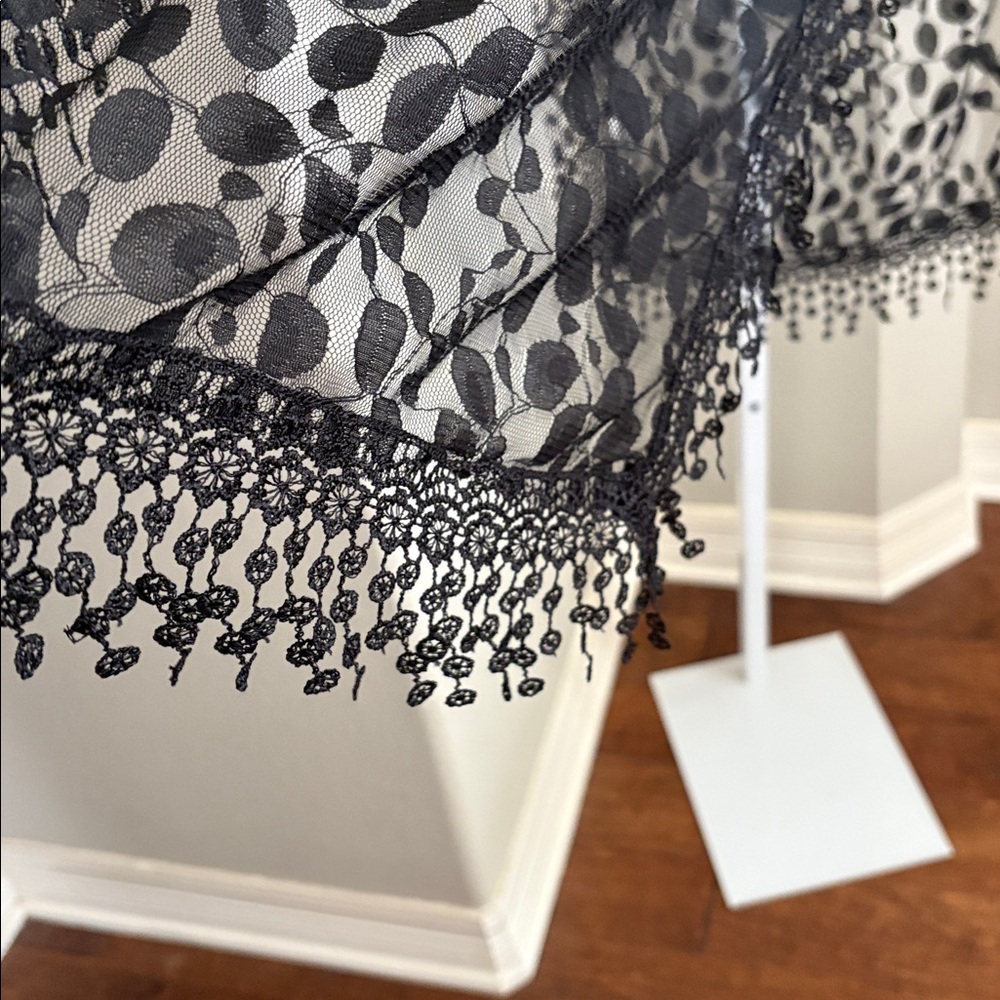 Black Lace Leaf Pattern Scarf - image 2